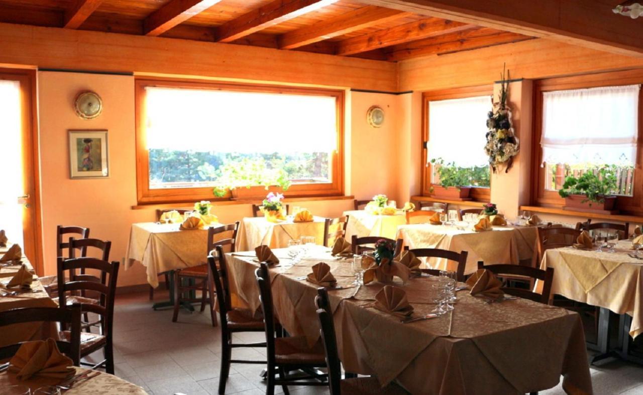 Hotel Bucaneve Bardonecchia Bagian luar foto