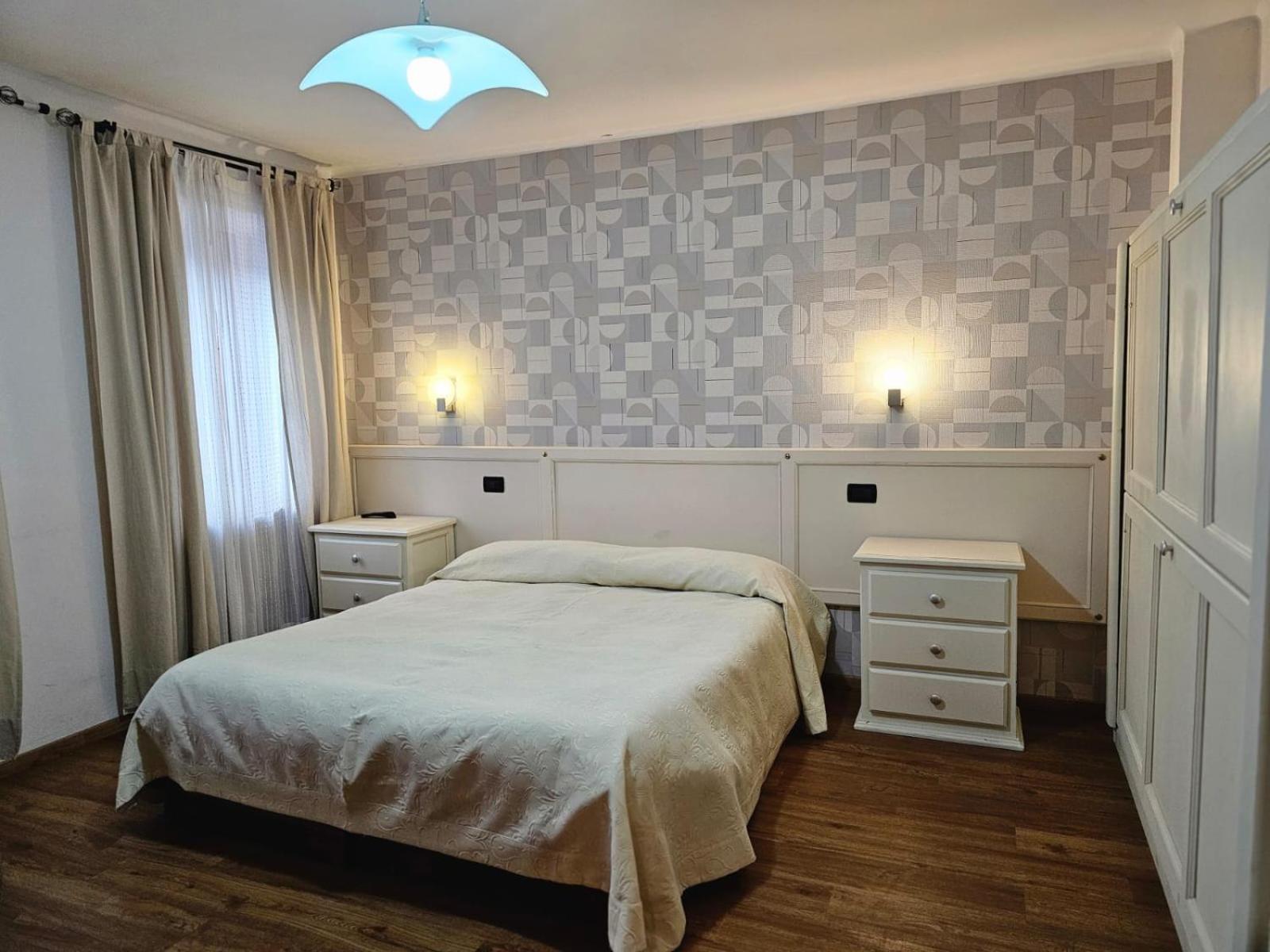 Hotel Bucaneve Bardonecchia Bagian luar foto
