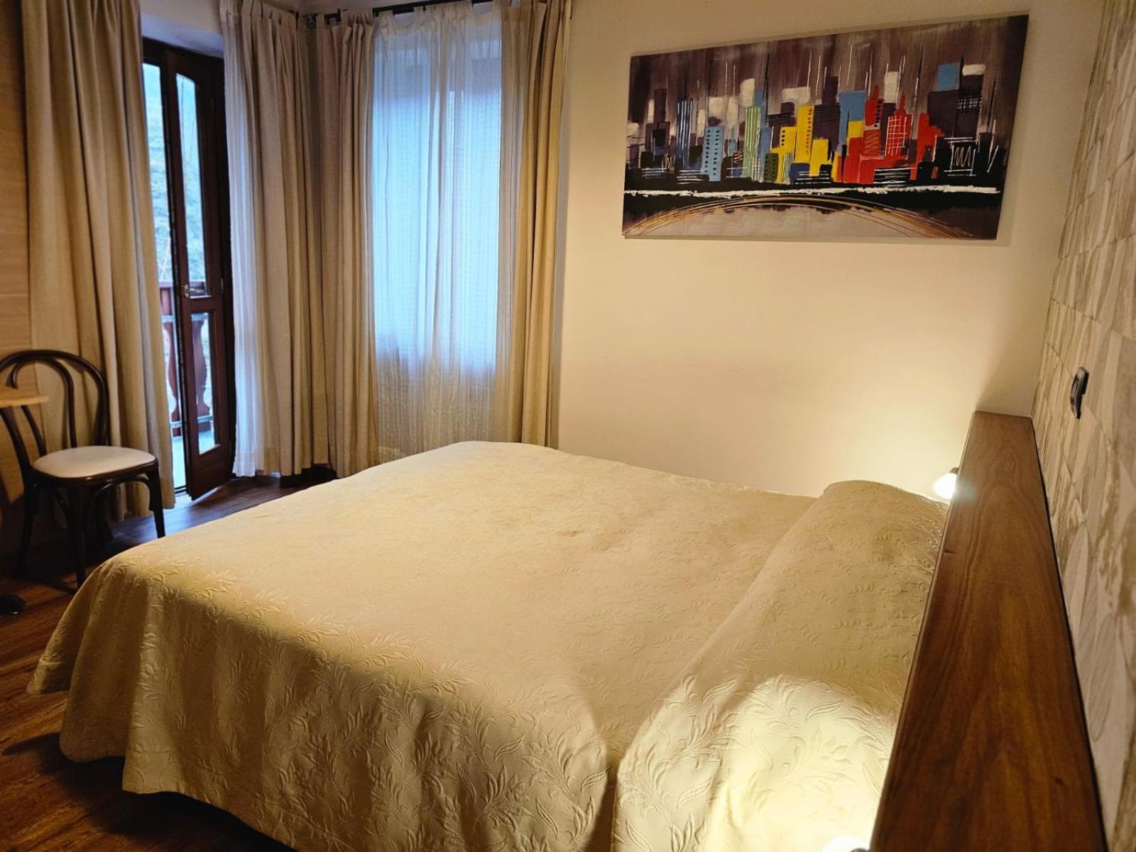 Hotel Bucaneve Bardonecchia Bagian luar foto