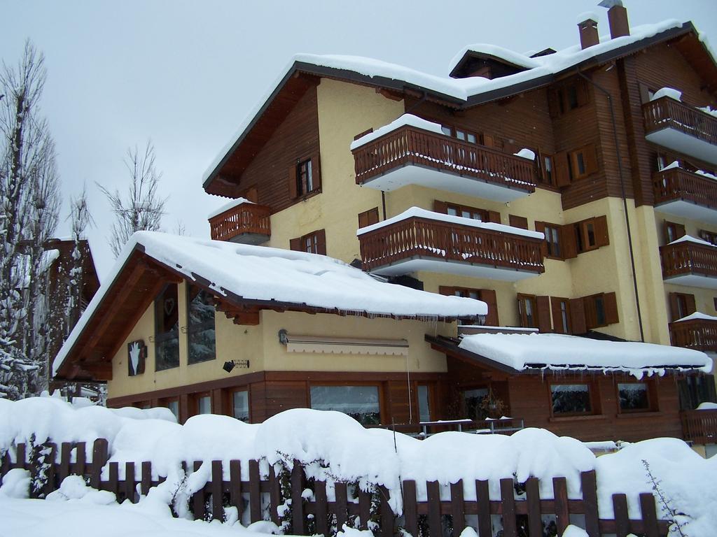 Hotel Bucaneve Bardonecchia Bagian luar foto
