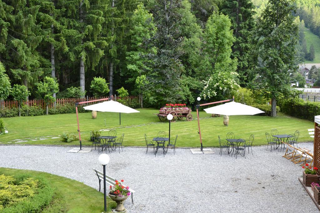 Hotel Bucaneve Bardonecchia Bagian luar foto
