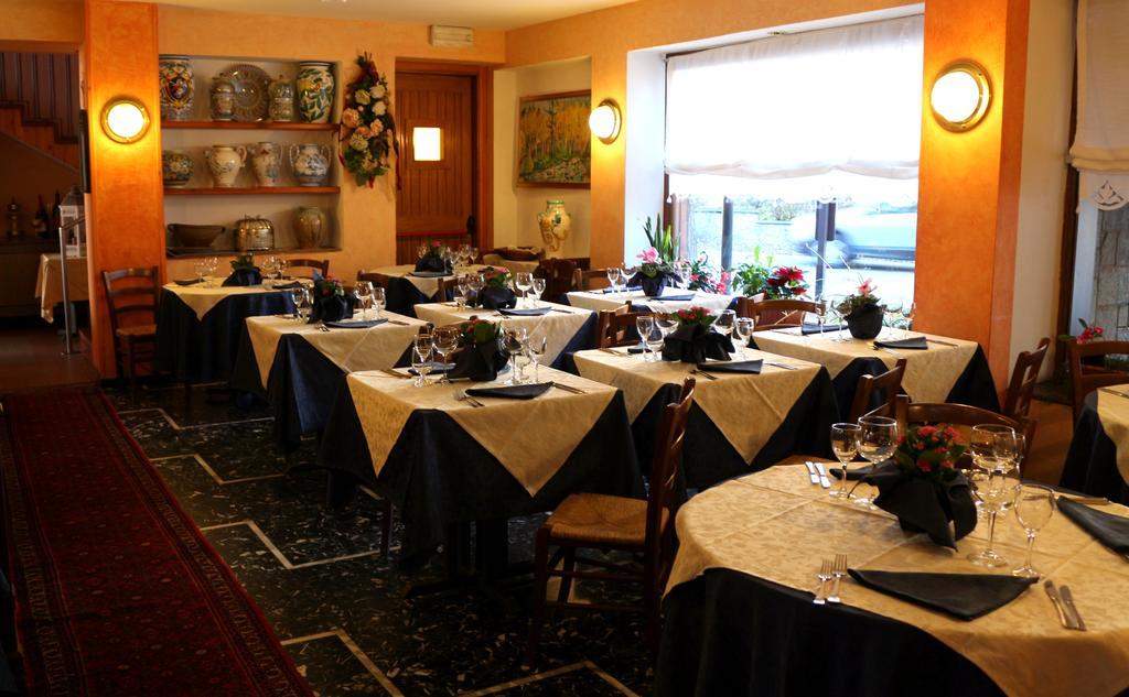 Hotel Bucaneve Bardonecchia Bagian luar foto