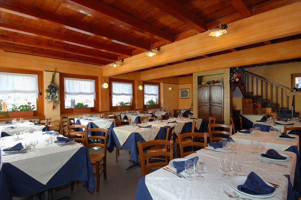 Hotel Bucaneve Bardonecchia Bagian luar foto
