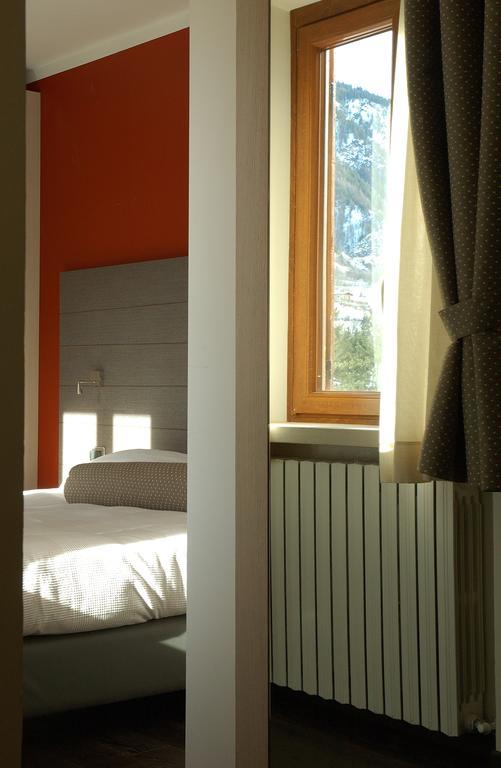 Hotel Bucaneve Bardonecchia Bagian luar foto
