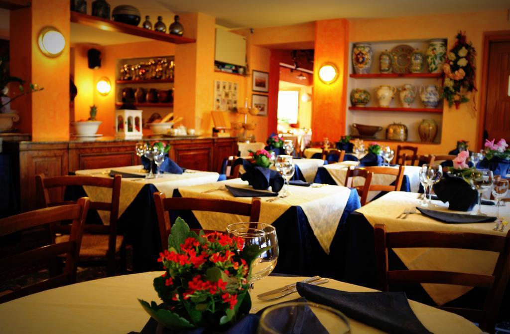 Hotel Bucaneve Bardonecchia Bagian luar foto