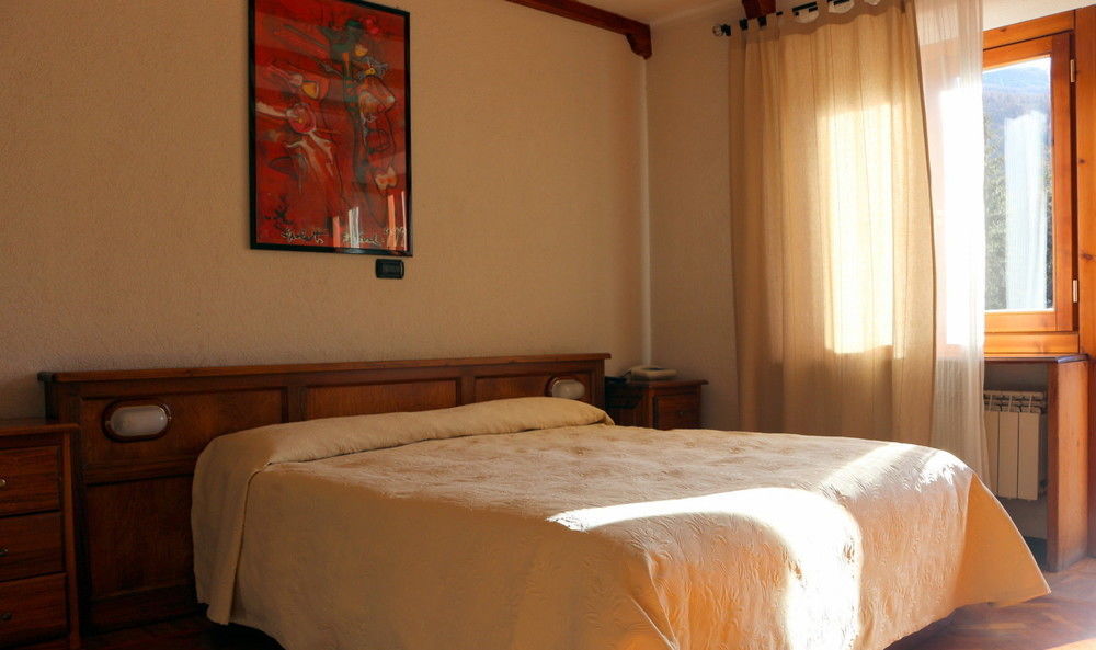 Hotel Bucaneve Bardonecchia Bagian luar foto