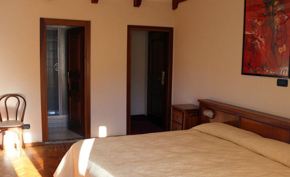 Hotel Bucaneve Bardonecchia Bagian luar foto