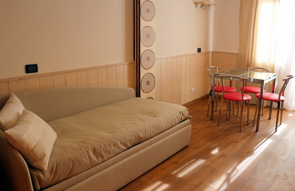 Hotel Bucaneve Bardonecchia Bagian luar foto