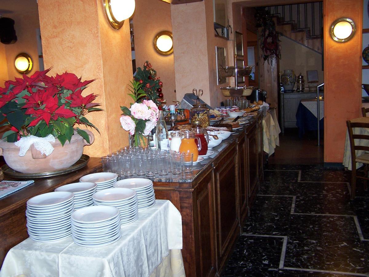 Hotel Bucaneve Bardonecchia Bagian luar foto