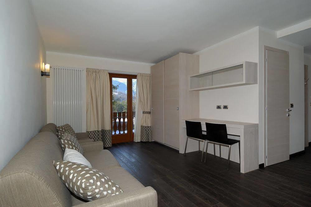 Hotel Bucaneve Bardonecchia Bagian luar foto